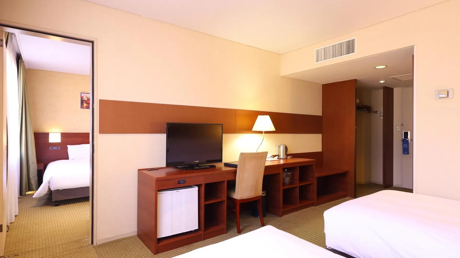 International Resort Hotel Yurakujo Narita Japan