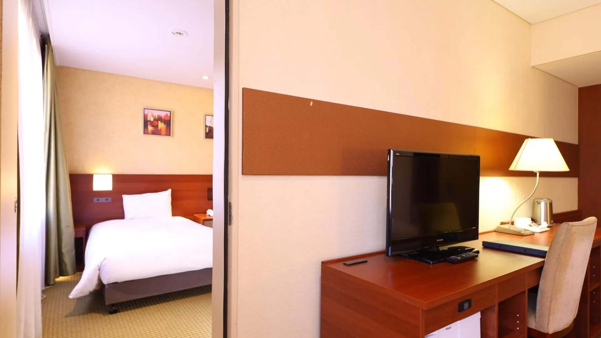 ****  International Resort Hotel Yurakujo Narita Japan