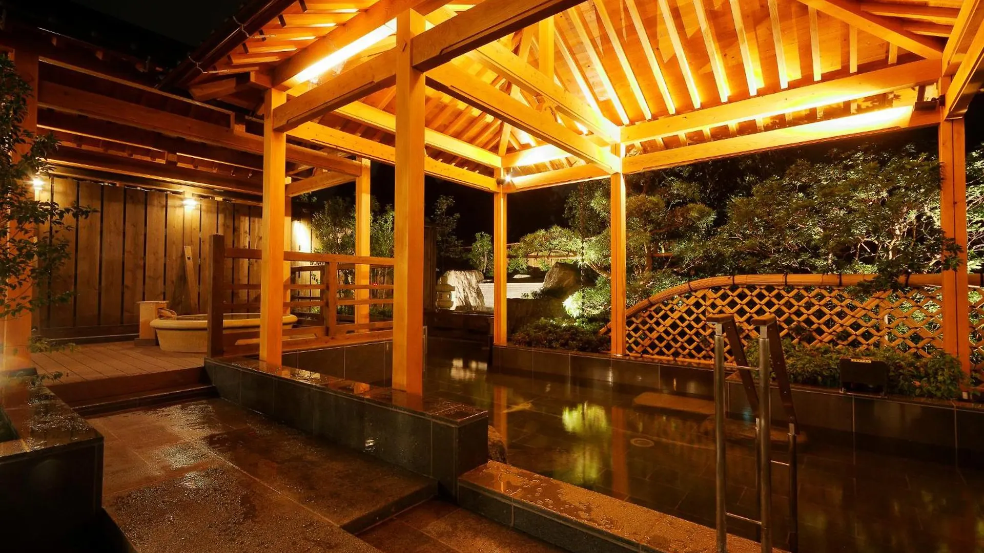 International Resort Hotel Yurakujo Narita