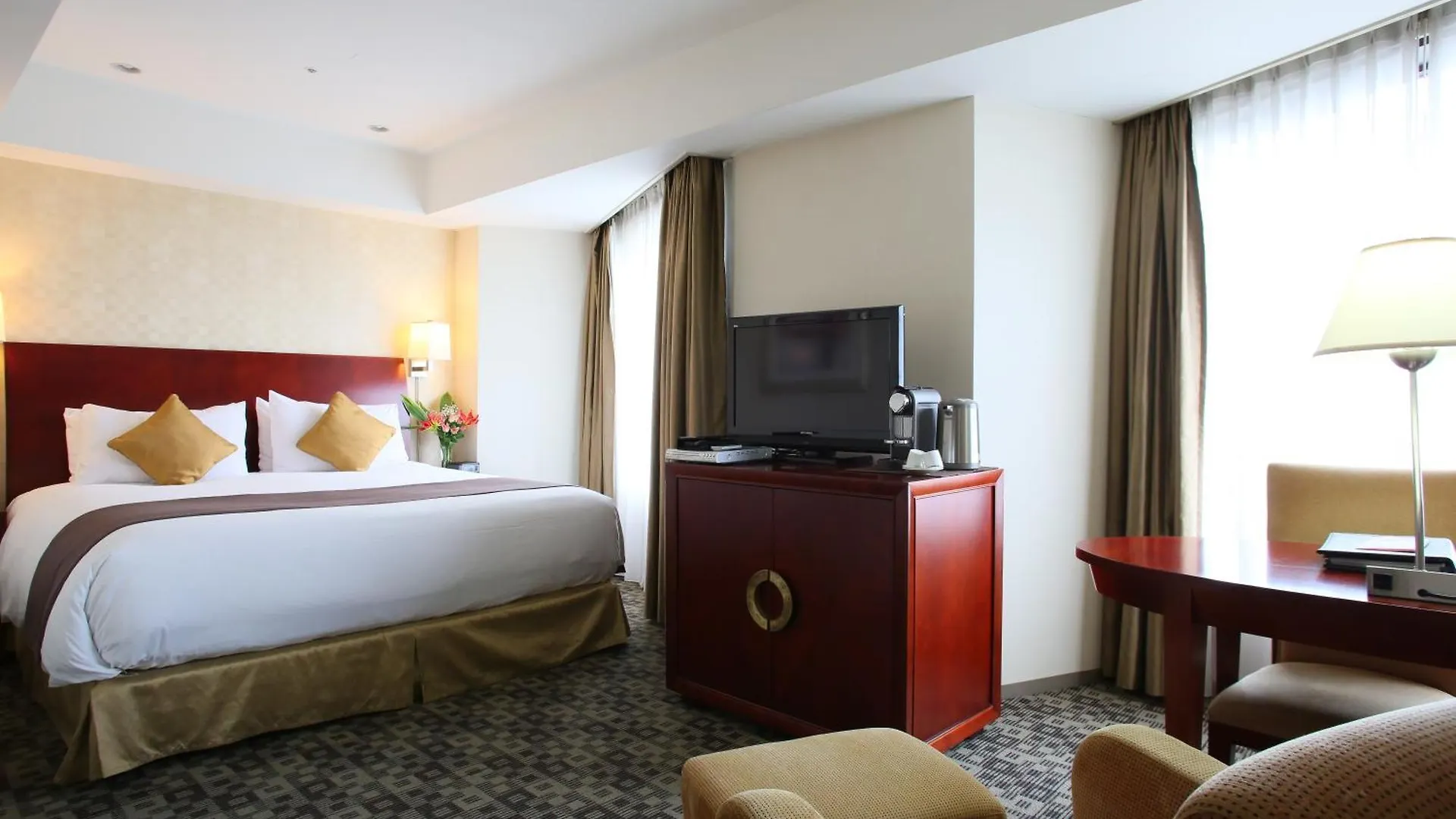 ****  International Resort Hotel Yurakujo Narita Japan